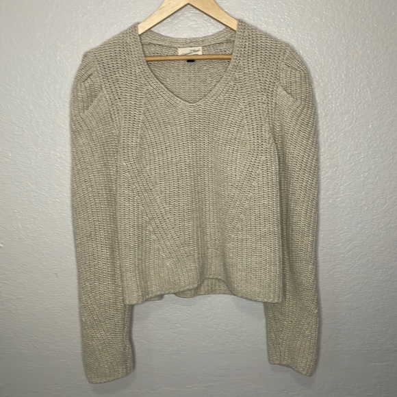 UNIVERSAL THREAD Strong Shoulder Sweater | Beige | Large - Picture 1 of 7